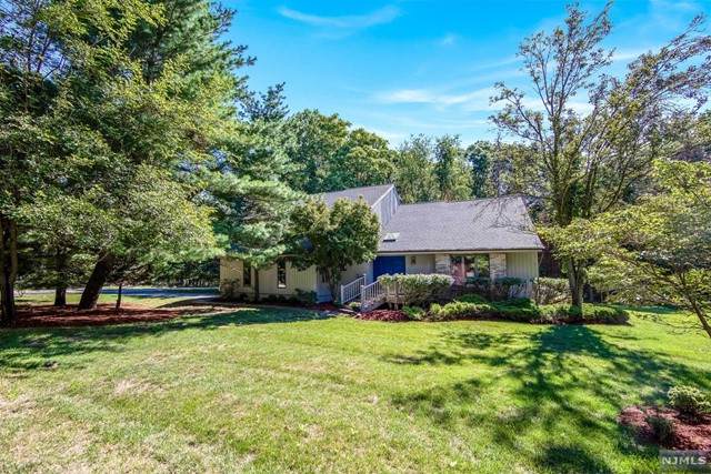 2 Longwood Court - Photo 1