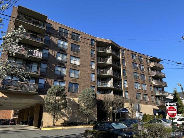 200 Division Street - Photo 1