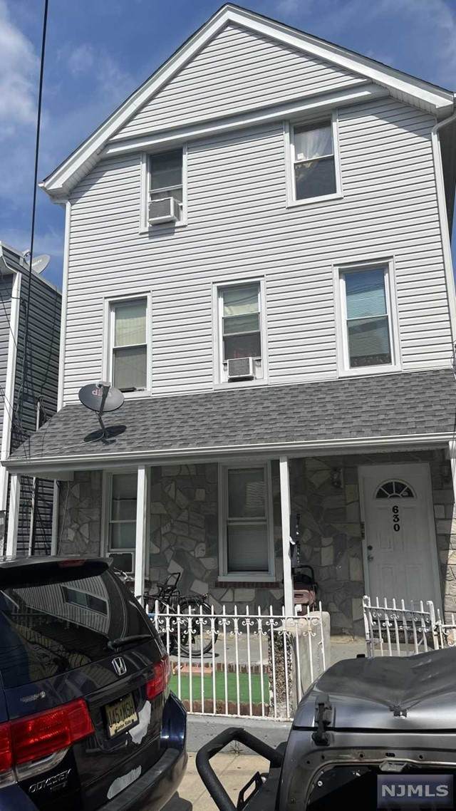 630 37th Street - Photo 1