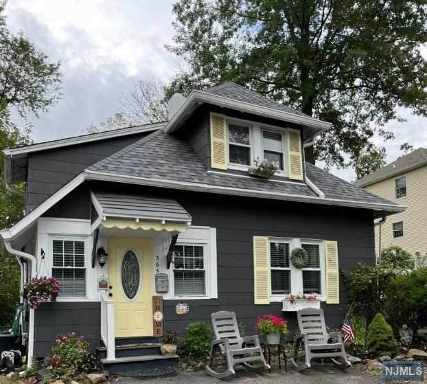 565 Eagle Rock Avenue - Photo 1