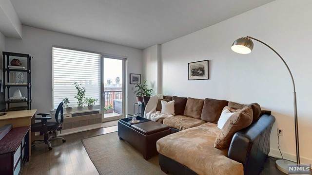 3312 Hudson Avenue - Photo 1