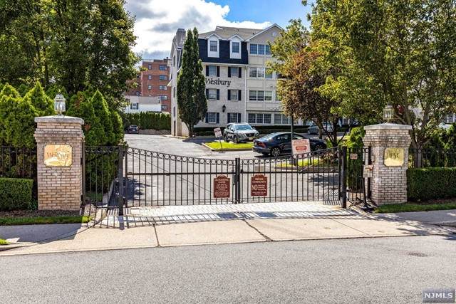 131 Clinton Place - Photo 1