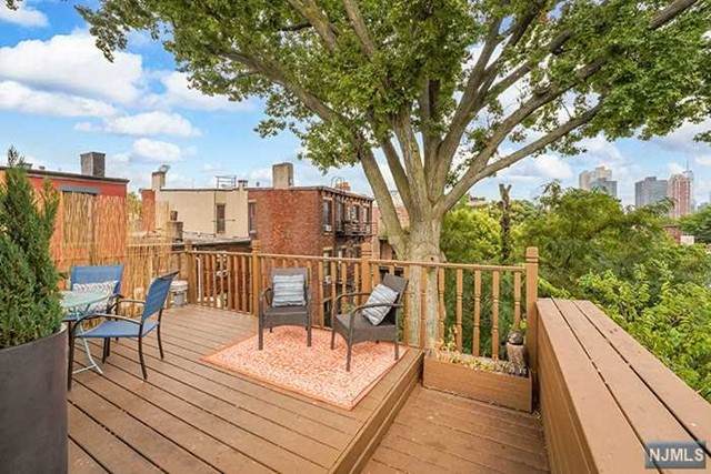 132 Coles Street - Photo 1