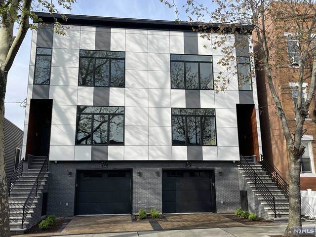 126 Irving Street - Photo 1