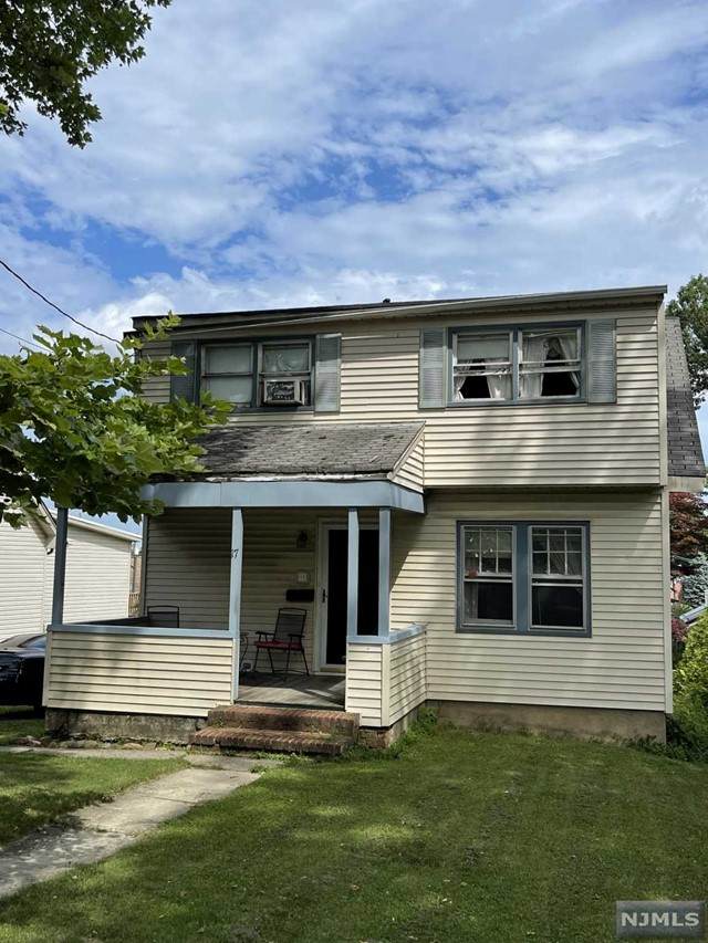 17 Parkway West - Photo 1