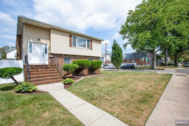 219 Lincoln Avenue - Photo 1