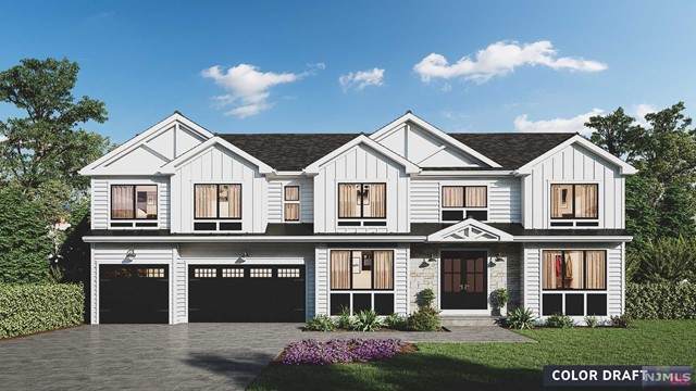134 Village Circle West - Photo 1