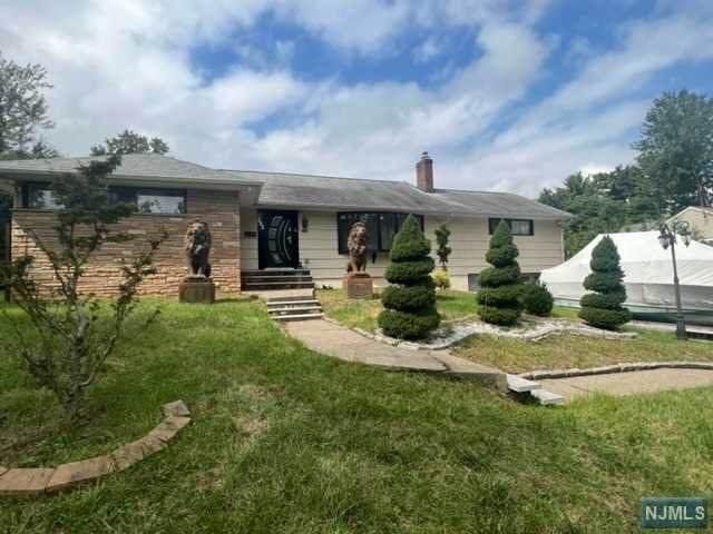 302 Pine Street - Photo 1
