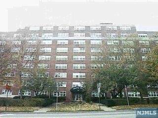 926 Bloomfield Avenue - Photo 1