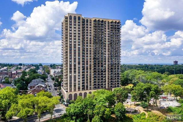 7855 Boulevard East - Photo 1