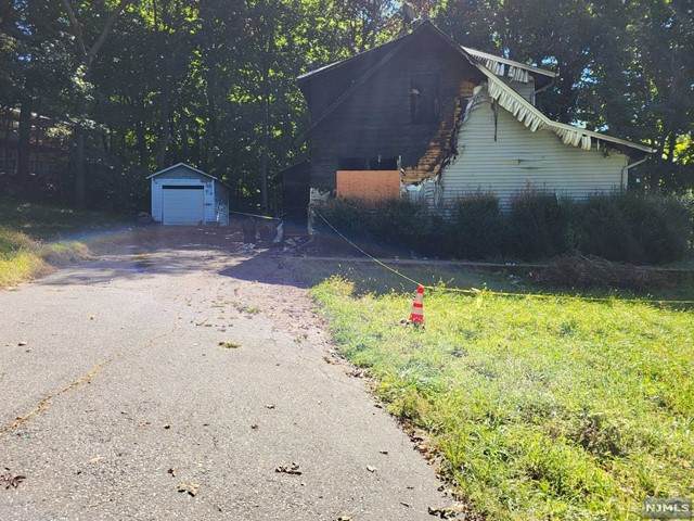 238 Hamburg Turnpike - Photo 1