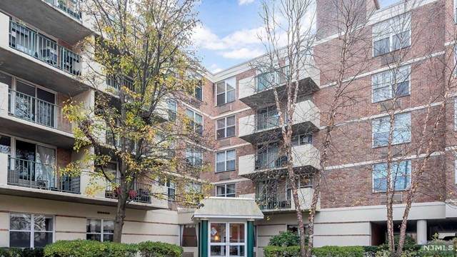 200 Grand Cove Way - Photo 1