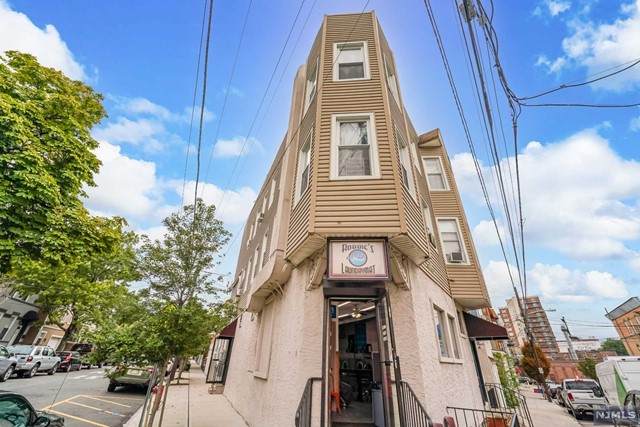 547 Hudson Avenue - Photo 1