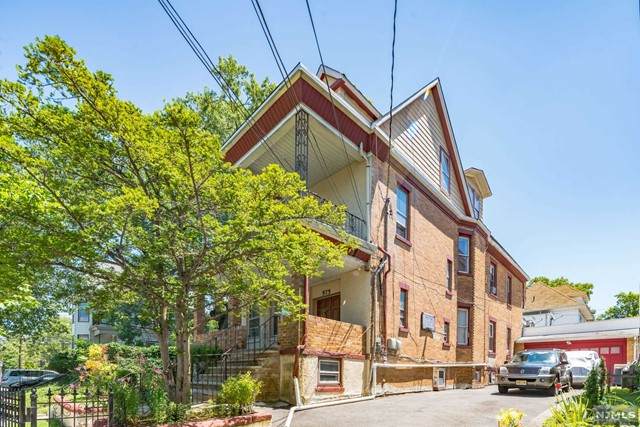 575-577 Highland Avenue - Photo 1