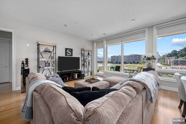 3 Somerset Lane - Photo 1