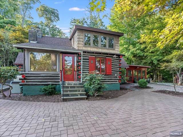 25 Dogwood Lane - Photo 1