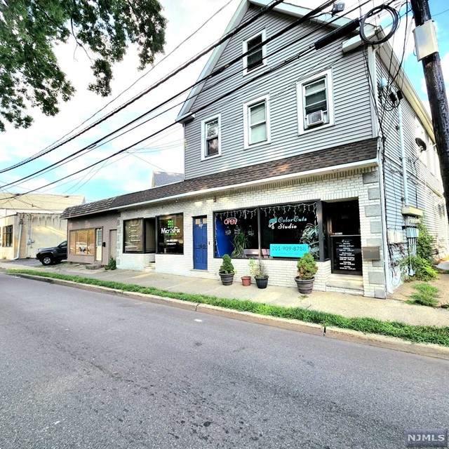 160 Rochelle Avenue - Photo 1