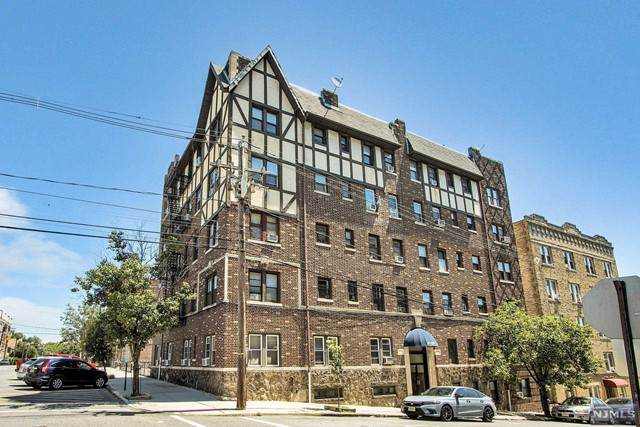 40 74th Street - Photo 1