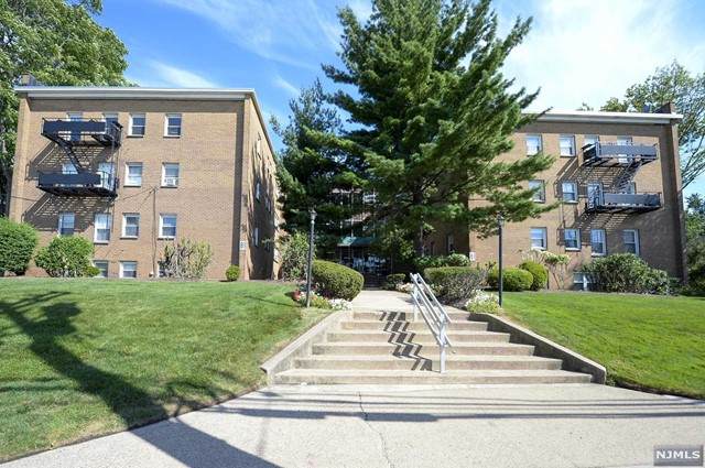 81 Grand Avenue - Photo 1