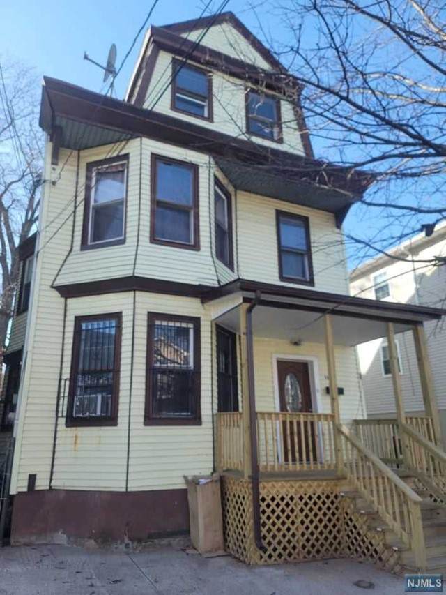 137 9th Street - Photo 1
