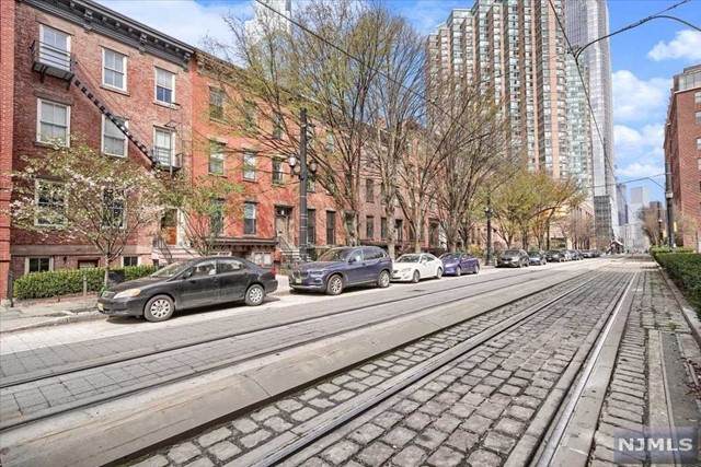 86 Essex Street - Photo 1