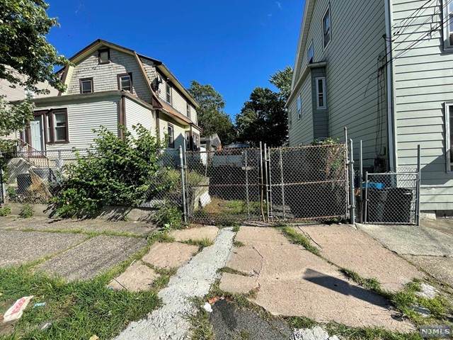 94-98 7th Street - Photo 1