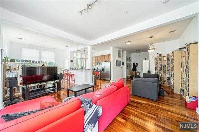 55 Mallory Avenue - Photo 1
