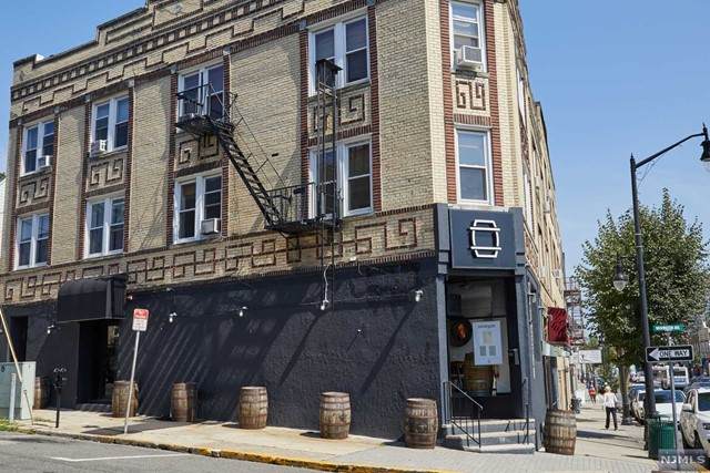 631 - 1 Anderson Avenue - Photo 1