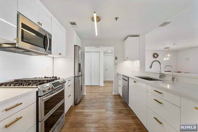 605 Stockton Court - Photo 1
