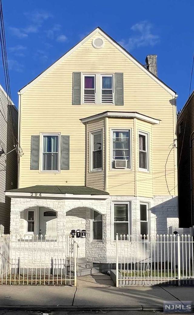 294 21st Street - Photo 1
