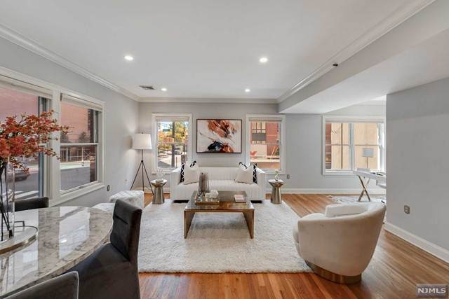 60 Morris Street - Photo 1
