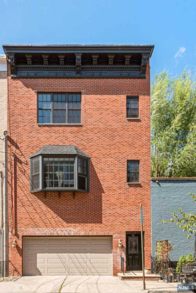 90 Monroe Street - Photo 1