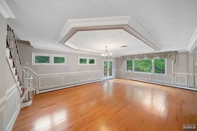 9 Hollywood Avenue - Photo 1