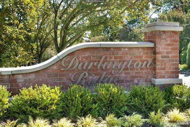 992 Boxwood Court - Photo 1