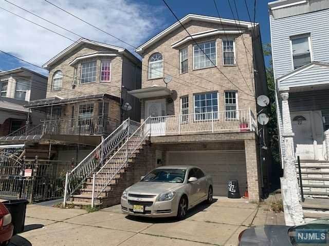 74 Van Nostrand Avenue - Photo 1