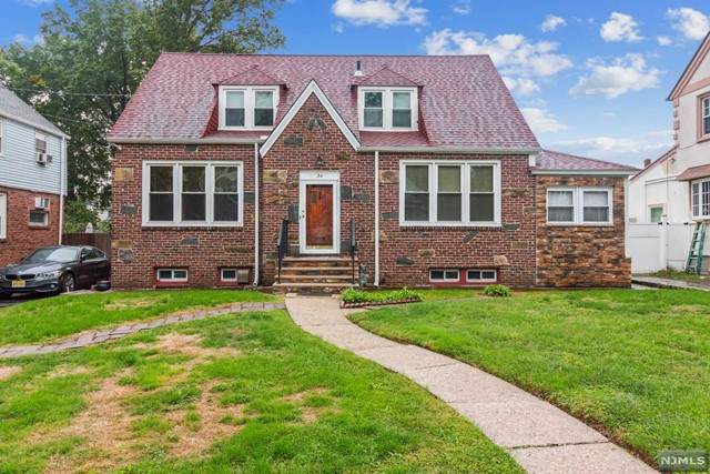 34 Decker Avenue - Photo 1
