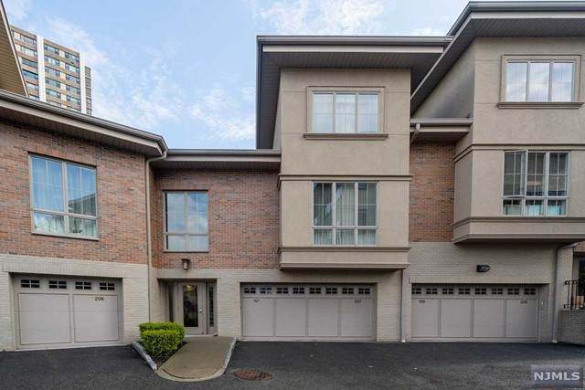 200 Laird Avenue - Photo 1