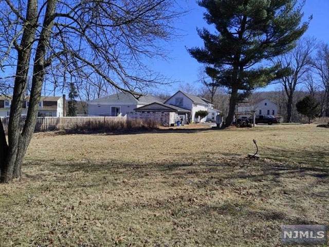 146 Pompton Avenue - Photo 1