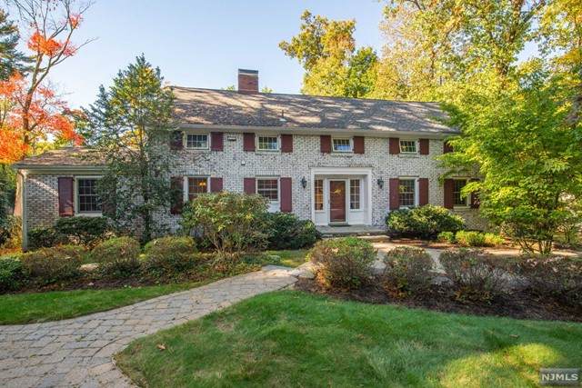 11 Holly Lane - Photo 1