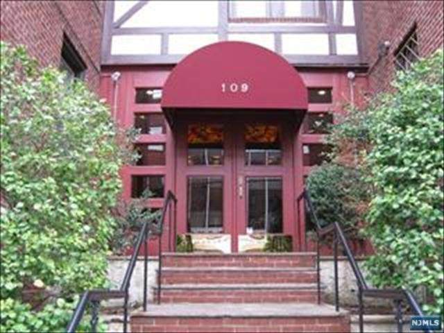109 Grand Avenue - Photo 1