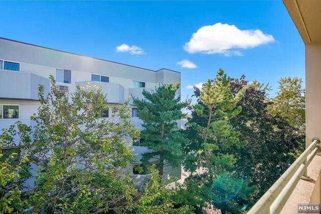 850 Main Street - Photo 1