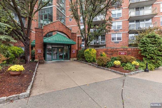 300 Main Street - Photo 1