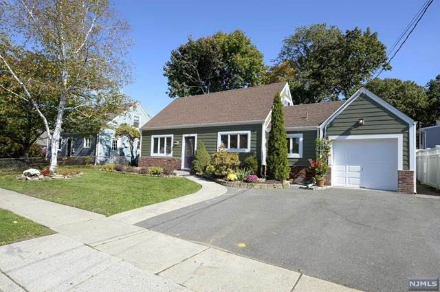 27 Robertson Avenue - Photo 1