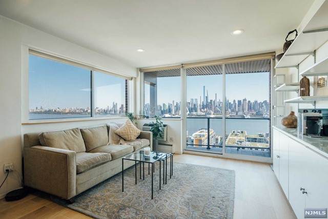 899 Boulevard East - Photo 1