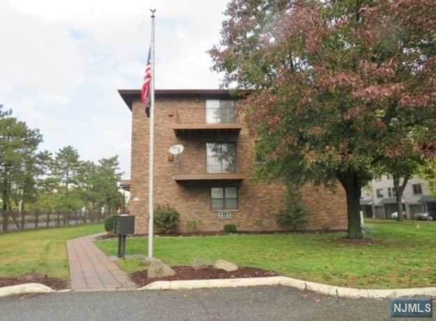 729 10th Street - Photo 1