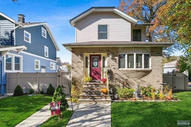 100 7th Street - Photo 1