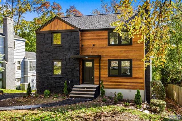 340 Wyoming Avenue - Photo 1