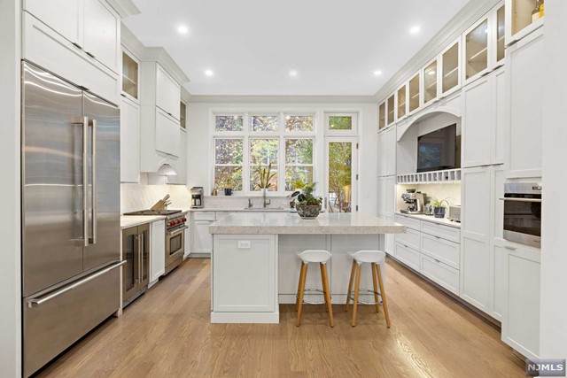 1111 Bloomfield Street - Photo 1