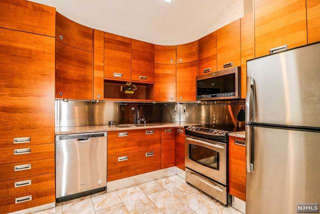 8 Woodland Way - Photo 1