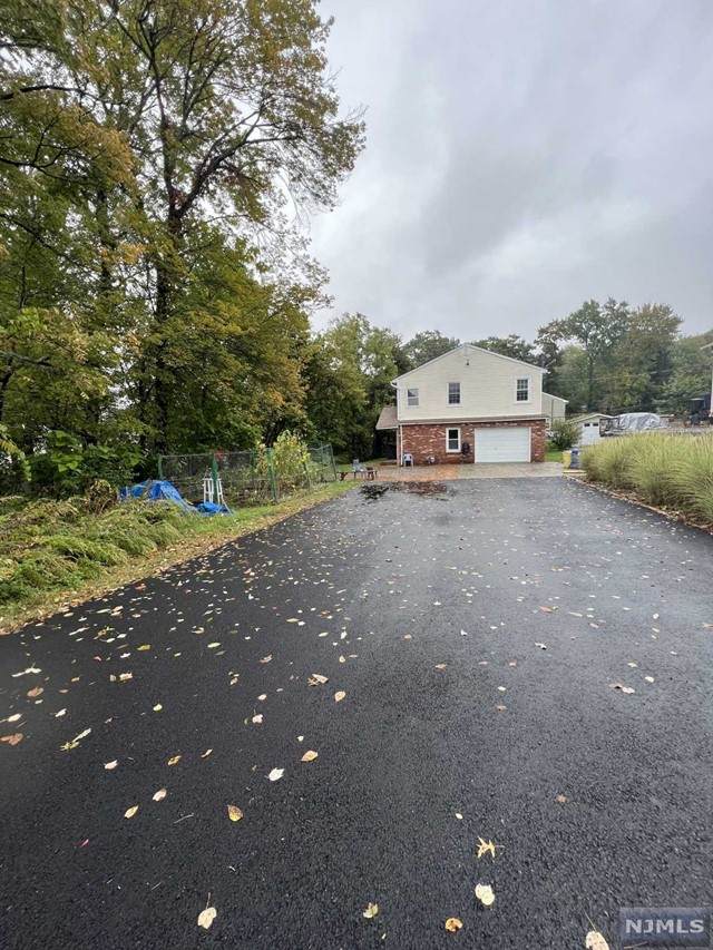 8 West Drive - Photo 1